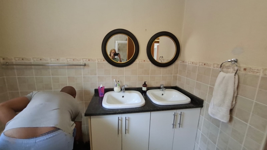 3 Bedroom Property for Sale in Safari Gardens North West